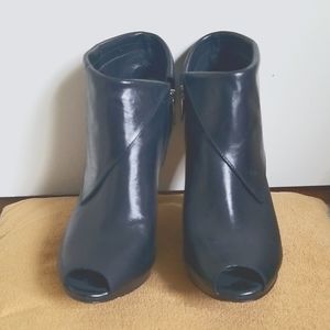 Michael Kors Kendra Peep toed bootie